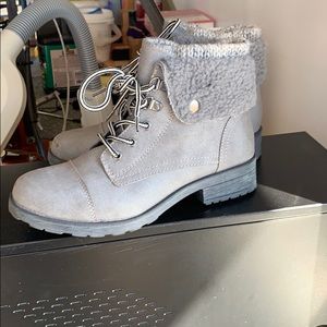 White mountain grey booties 6.5 New